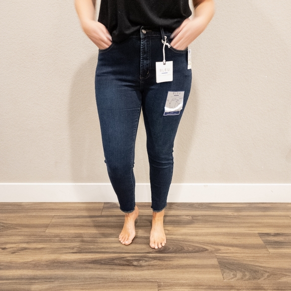 ✅️ Bleu Denim + Design Company Skinny Fit Jeans - Picture 4 of 10